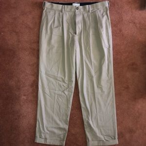 Dockers relaxed pleated pants size 36x32